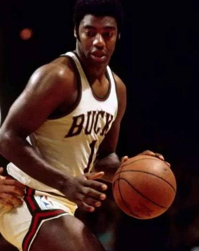 奥尼尔坐镇 奥尼尔坐镇