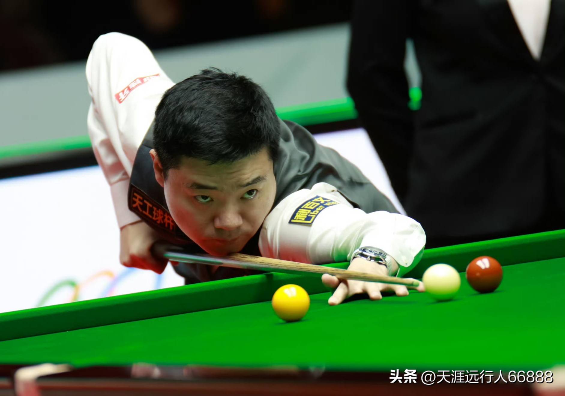 足总杯的捧 足总杯的捧