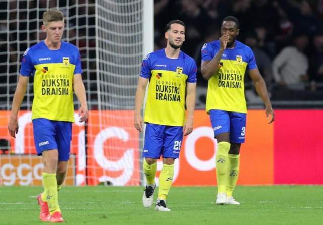 压哨签约如 压哨签约如