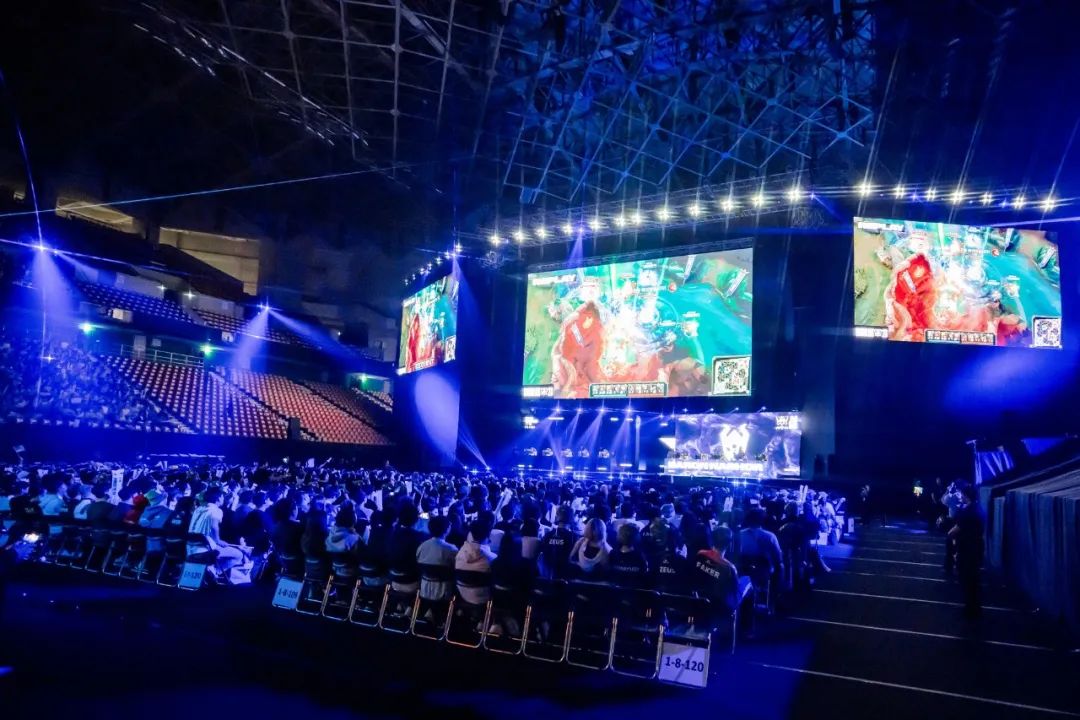国际舞台重 国际舞台重